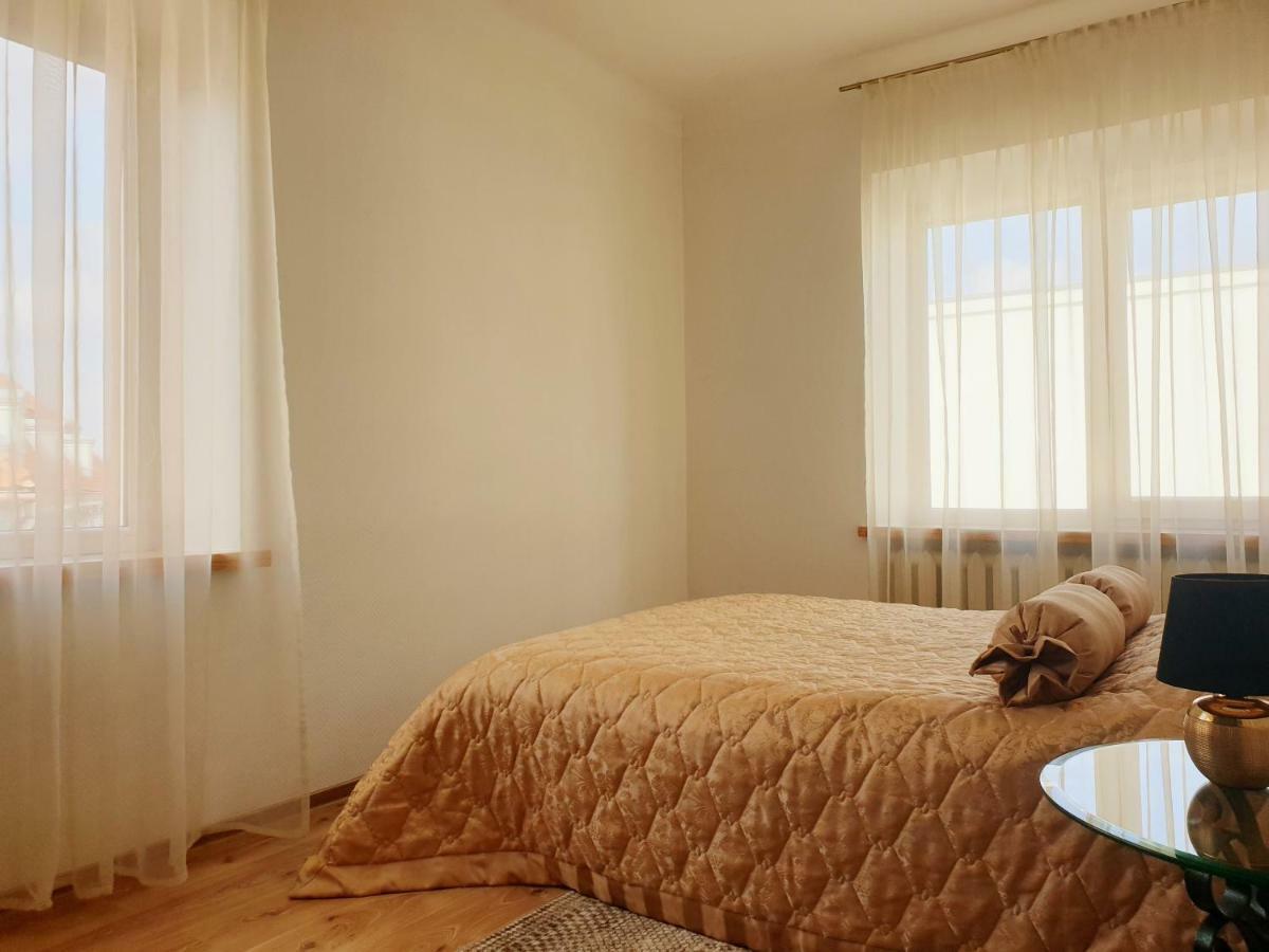 Cozy One Bedroom Apartment In Old Town Vilnius Exterior foto